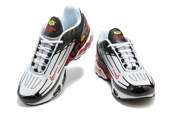 AIR MAX PLUS TN 3 'BLACK GREY RED' - Imagen 2