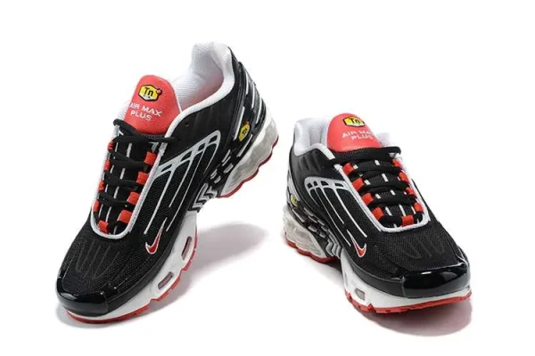 AIR MAX PLUS TN 3 'BLACK UNIVERSITY RED' - Imagen 2