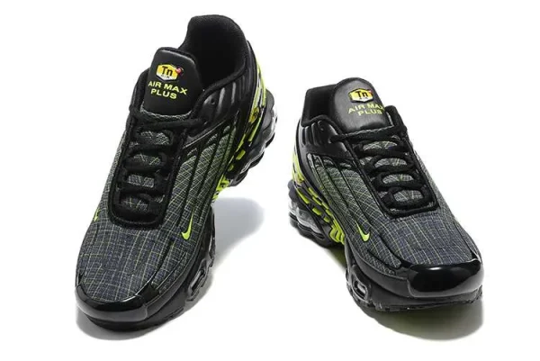 AIR MAX PLUS TN 3 'GREEN SPIROGRAPH' - Imagen 2