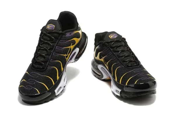 AIR MAX PLUS TN 'UNIVERSITY GOLD VIOTECH PURPLE' - Imagen 2