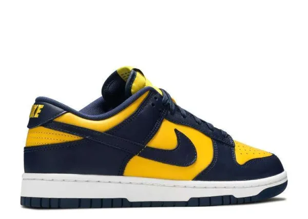 SB DUNK LOW 'MICHIGAN' - Imagen 4