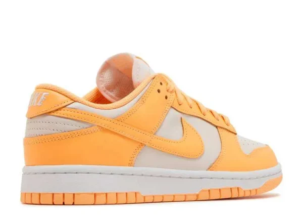 SB DUNK LOW 'PEACH CREAM' - Imagen 3