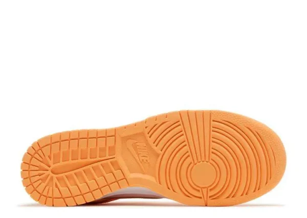 SB DUNK LOW 'PEACH CREAM' - Imagen 4